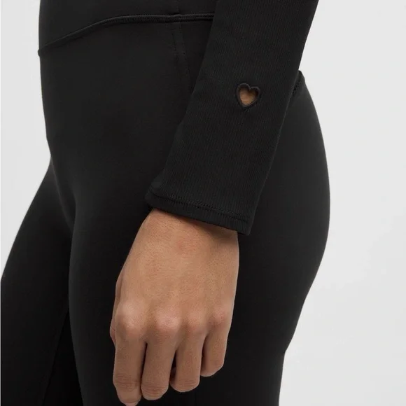 Lululemon Nulu Black Wrap Heart - Picture 2 of 6